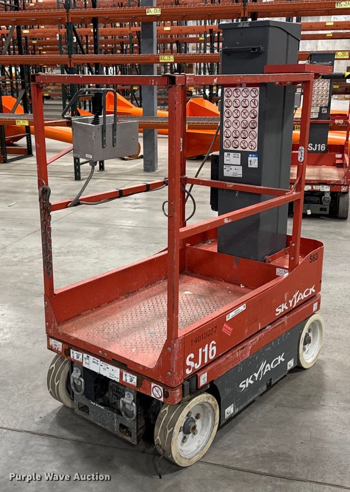2017 Skyjack SJ16 vertical lift - EG7070