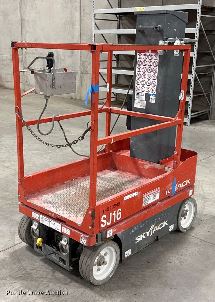 2017 Skyjack SJ16 vertical lift - EG7072