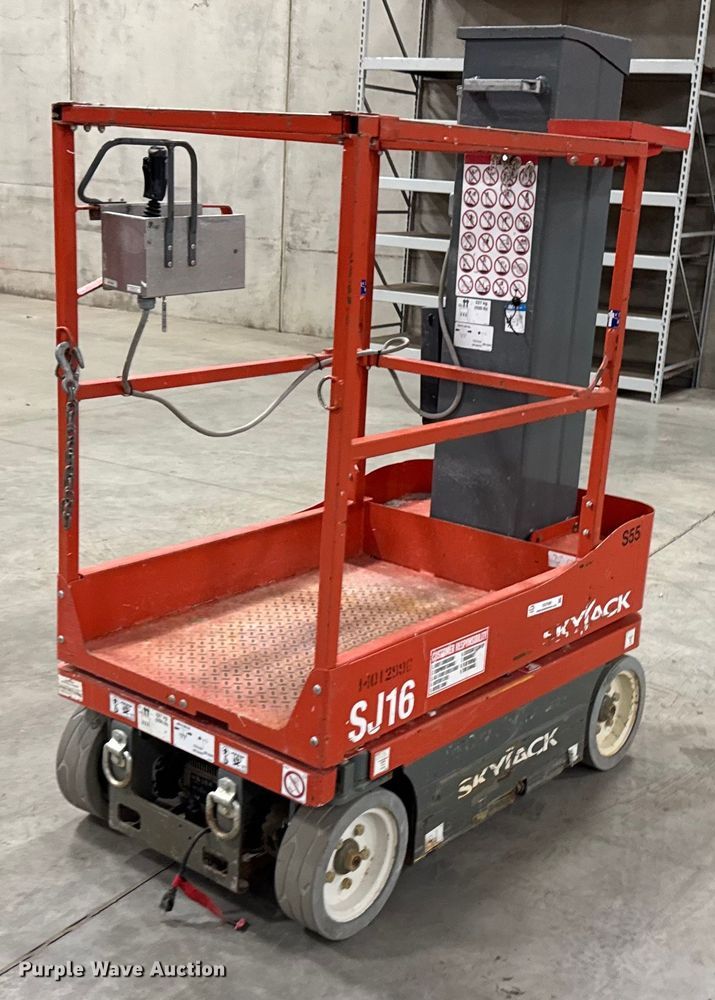 2017 Skyjack SJ16 vertical lift - EG7086