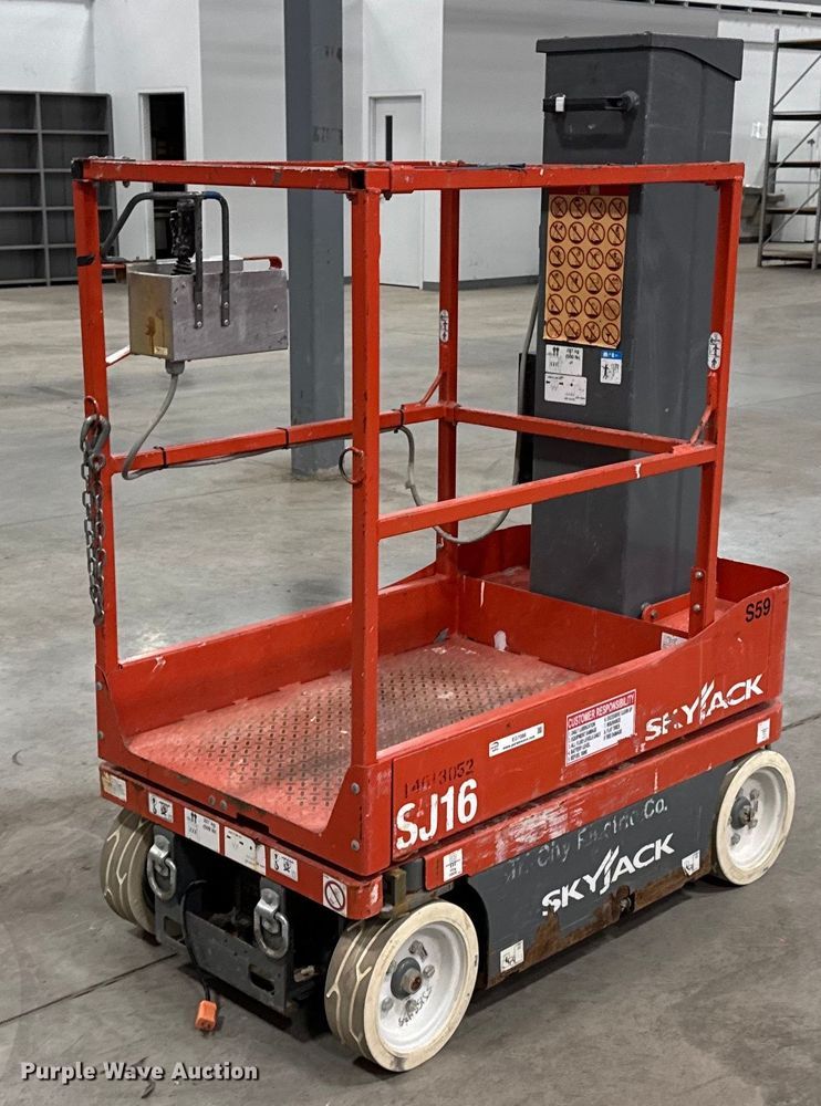 2017 Skyjack SJ16 vertical lift - EG7088