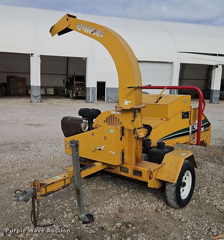 Vermeer BC700XL Wood Chipper or Stump Grinder For Sale | Purple