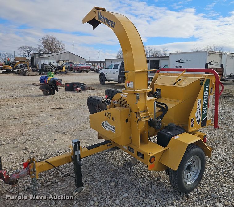 Vermeer BC700XL Wood Chipper or Stump Grinder For Sale | Purple