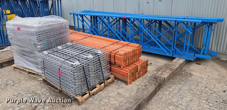 Teardrop pallet racking - EQ3871