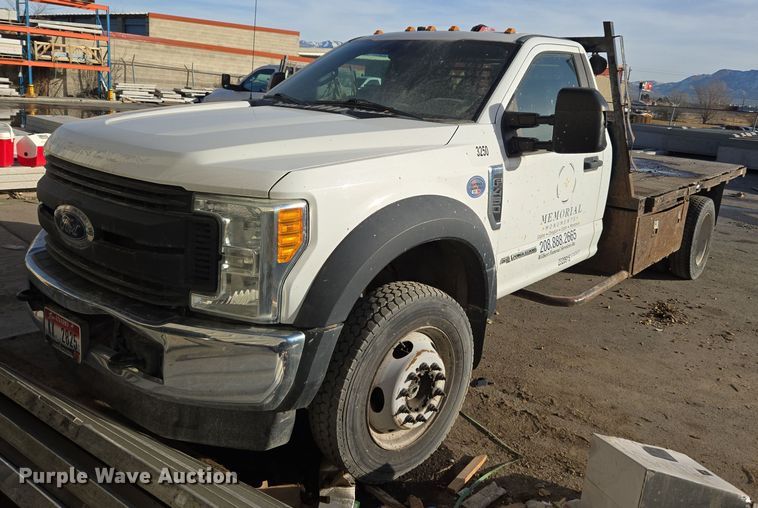 2017 Ford F450 Super Duty XL flatbed truck - ER5054