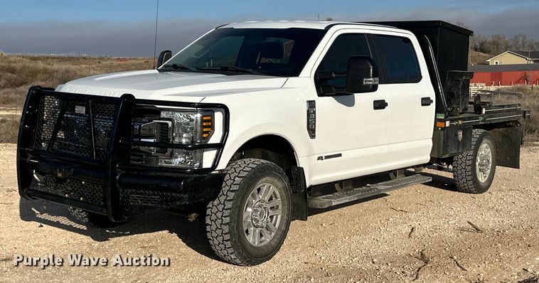 2019 Ford F350 Super Duty XL Crew Cab bale bed pickup truck - ER8393