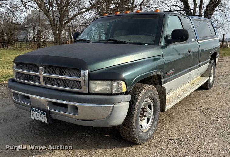 2001 Dodge  Ram 2500 SLT Laramie  Quad Cab pickup truck - OG9784