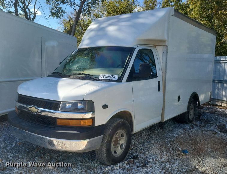 2021 Chevrolet Express G3500 delivery van - YA0022