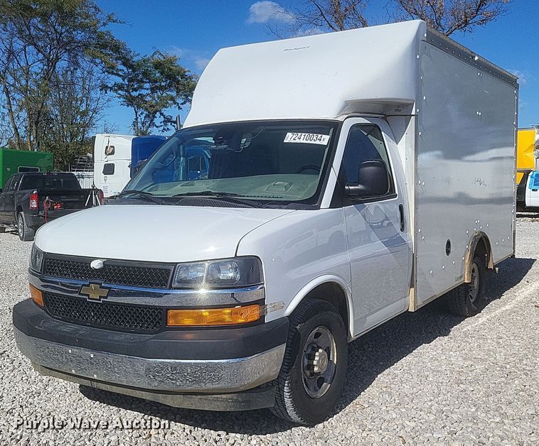 2022 Chevrolet Express G3500 delivery van - YA0024