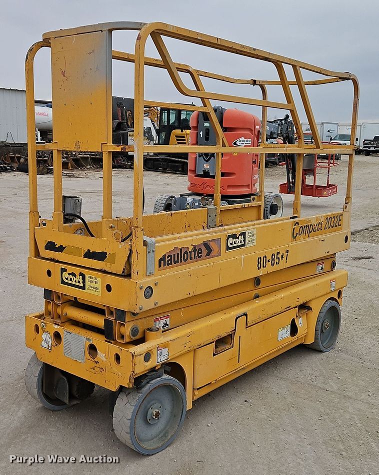 2011 Haulotte Compact 2032E scissor lift - DM0593