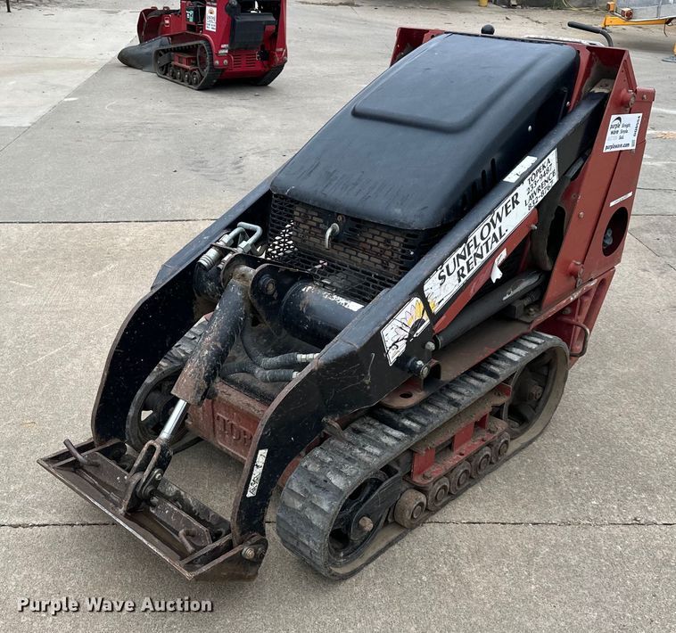 Toro Dingo compact utility loader - DQ6554