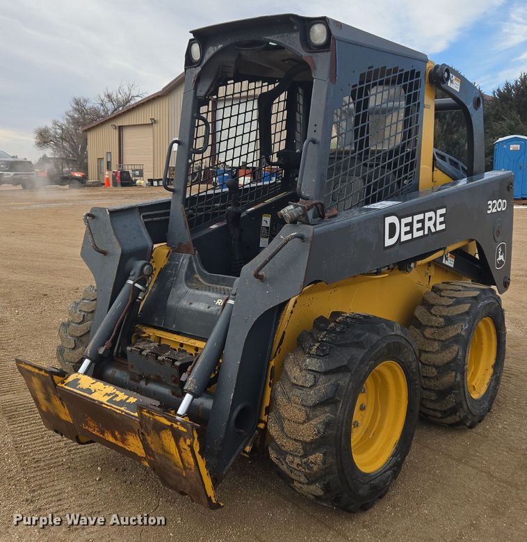 2012 John Deere 320D skid steer loader - DT7021