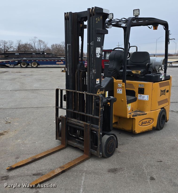 Landoll B40-IC forklift - DW3044
