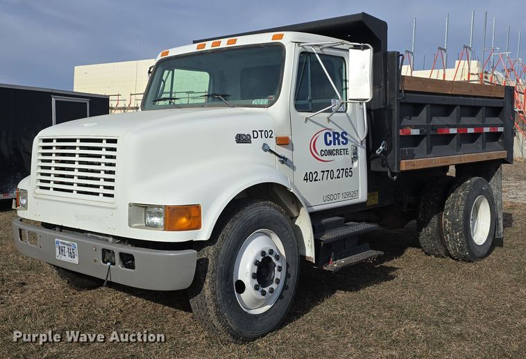 1998 International 4700 dump truck - DW3910