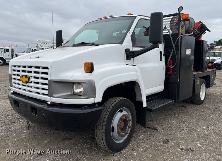 2004 Chevrolet C4500 crane truck - EG2323