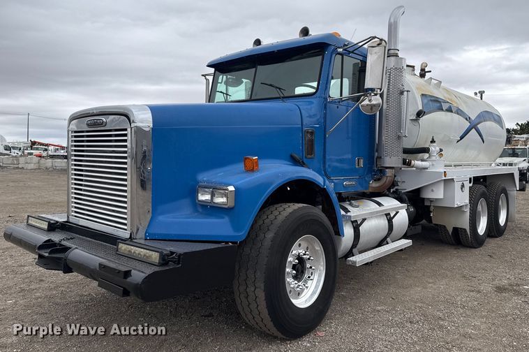 2005 Freightliner FLD vacuum truck - EG2366