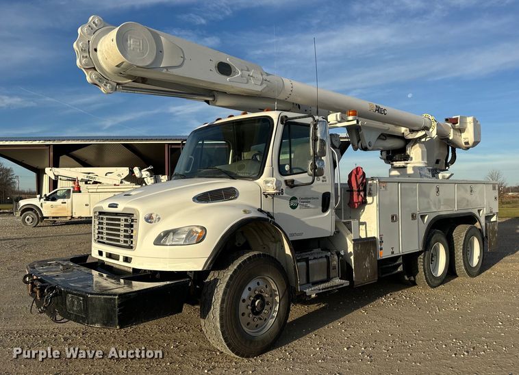 2017 Freightliner  Business Class M2 106 bucket truck - EH7410