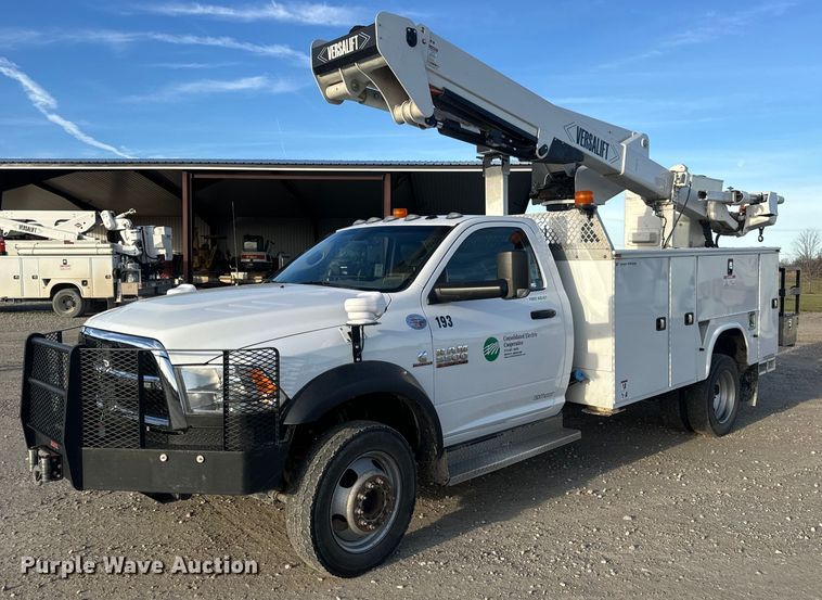2018 Dodge Ram 5500 bucket truck - EH7411