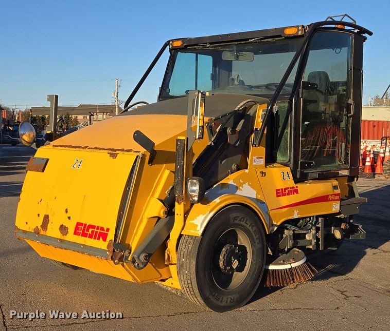 2012 Elgin  Pelican  street sweeper  - EQ3854