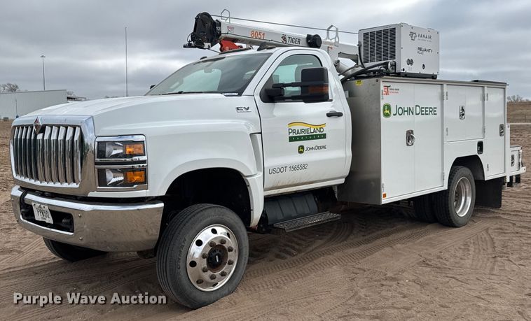 2020 International VC515 utility / service truck - LH9396