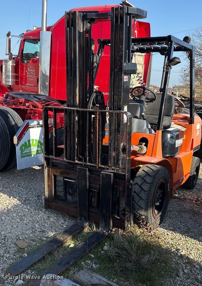 Caterpillar GP30K forklift - OK9450