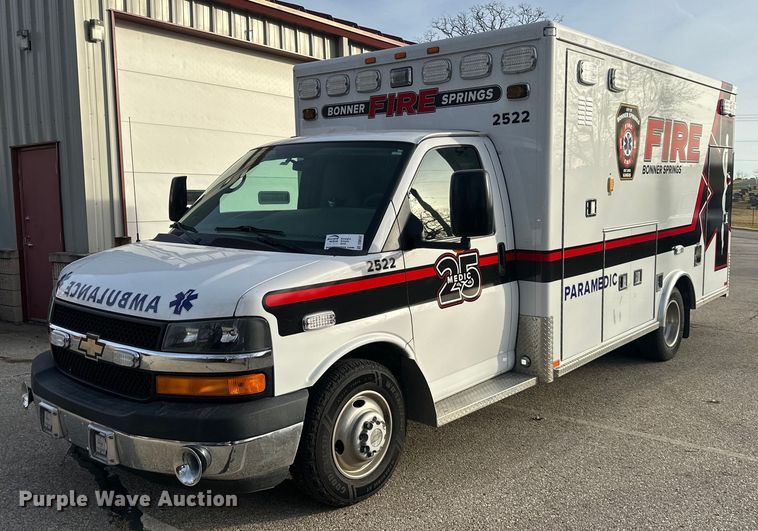 2011 Chevrolet Express G4500 ambulance - DQ6542