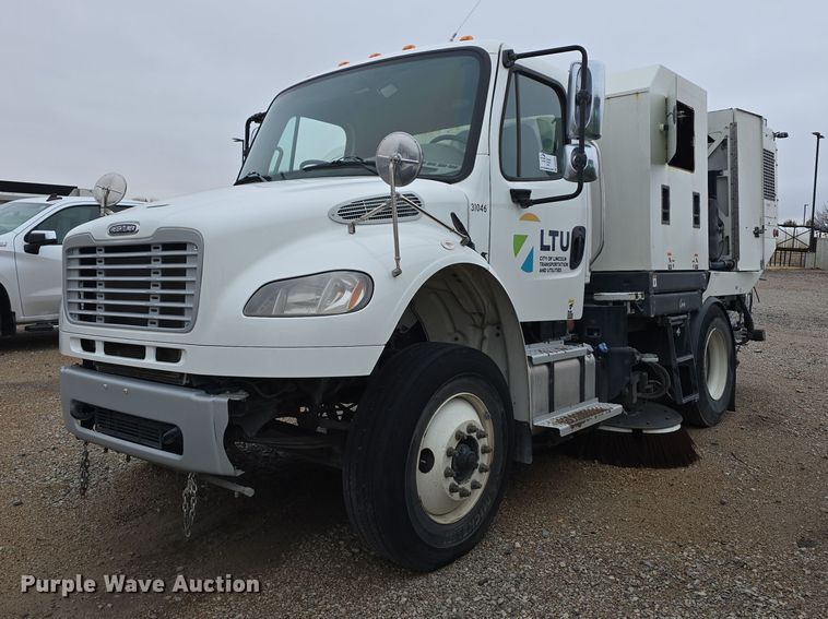 2018 Freightliner Business Class M2 street sweeper truck - DW3930