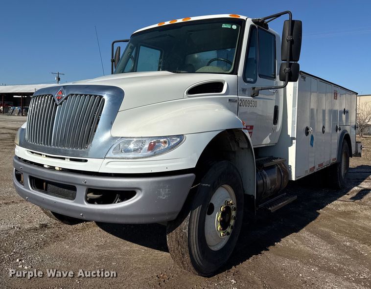 2009 International 4400 utility / service truck - EG7948