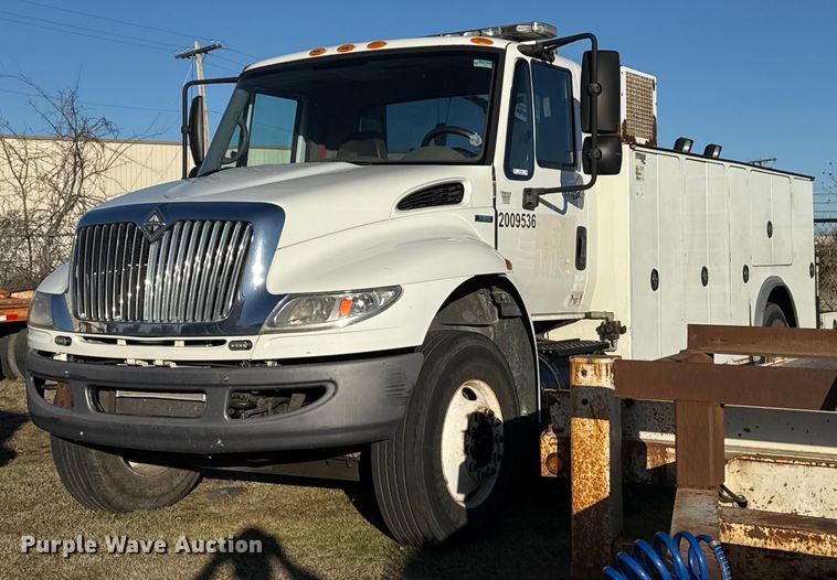 2009 International 4400 utility / service truck - EG7950