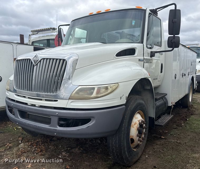 2008 International 4400 utility / service truck - EG7956