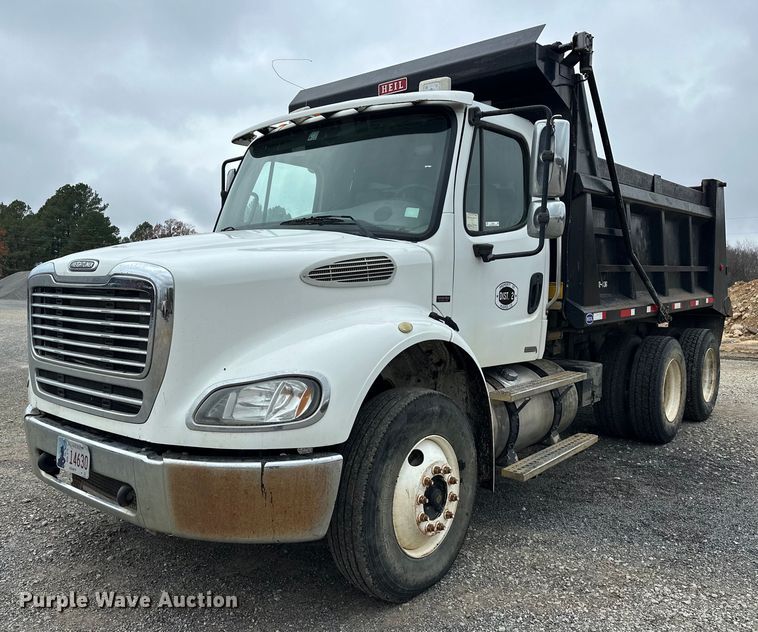 2005 Freightliner Business Class M2 dump truck - EJ5244