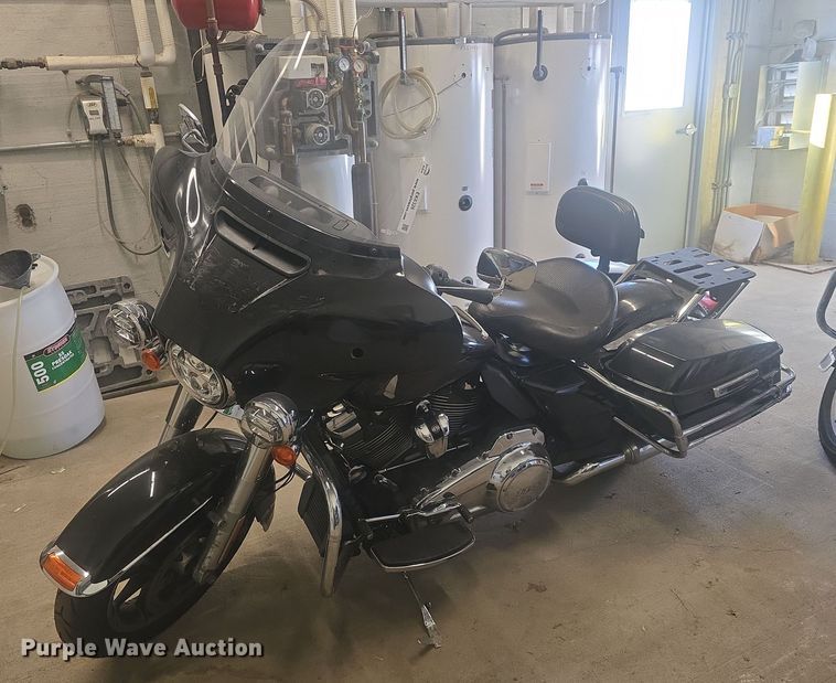 2019 Harley Davidson FLHTP Electra Glide Police motorcycle - EK6326
