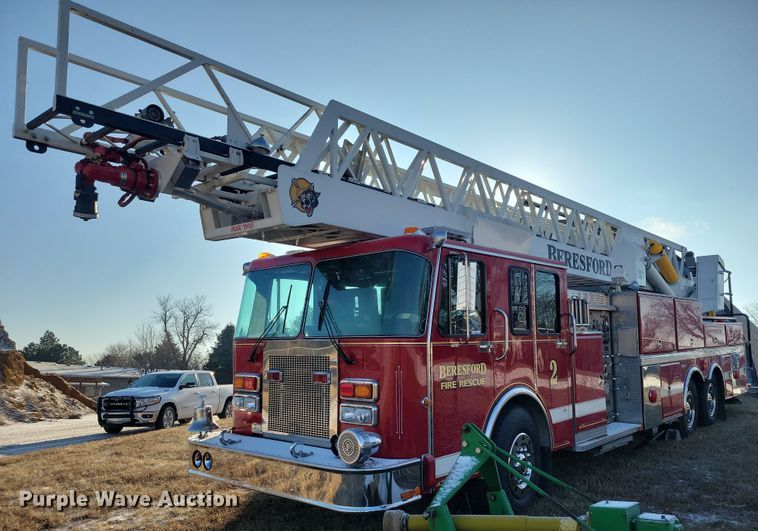1989 Spartan Grumman Quint fire truck - OH9480