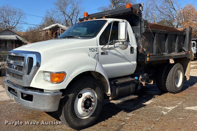 2011 Ford F750 Super Duty XL dump truck - OK9464