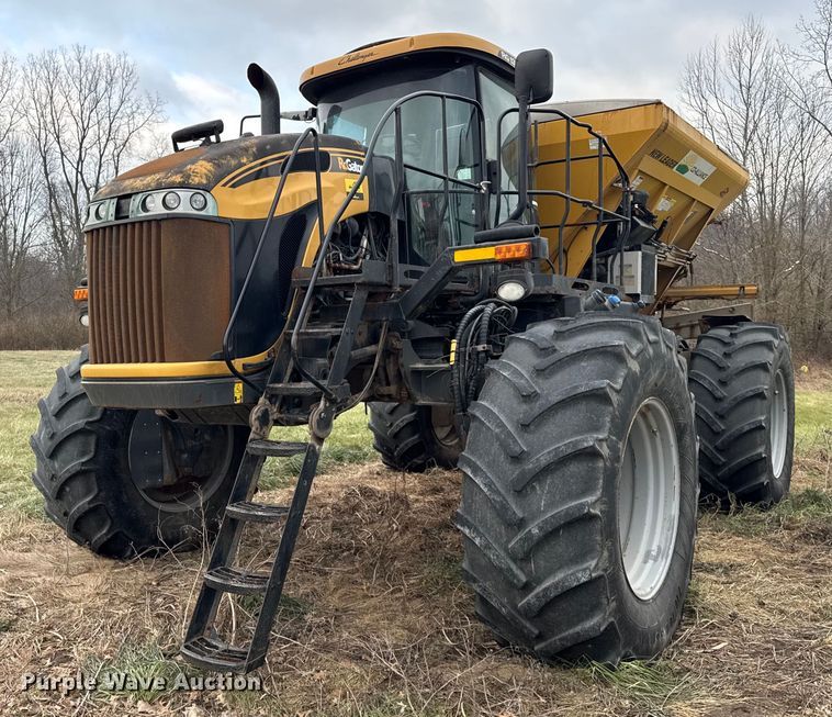 2016 RoGator RG1300B spreader - DH9230