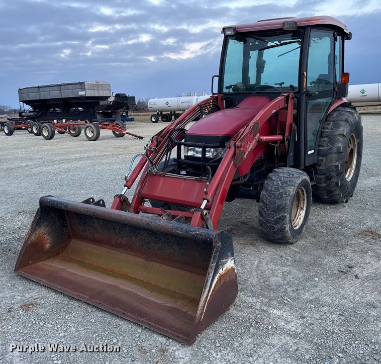 Case IH Farmall DX55 MFWD tractor - DH9237
