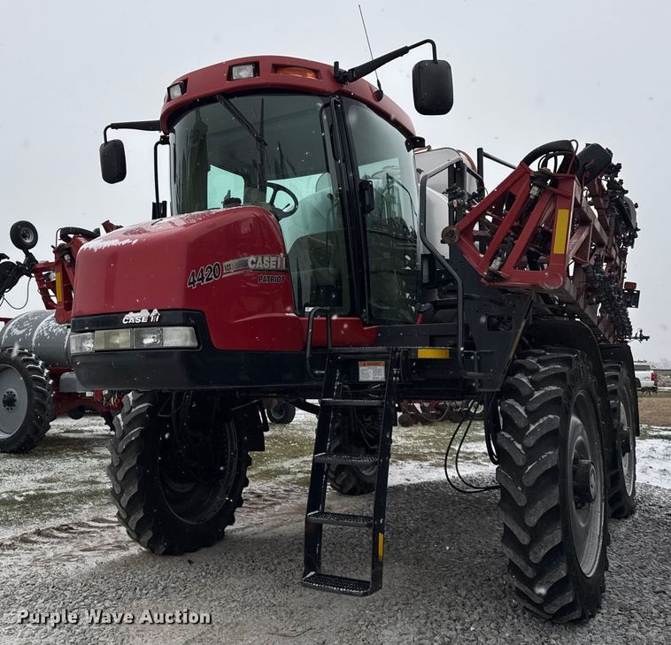 2010 Case IH  Patriot 4420  sprayer - DH9563