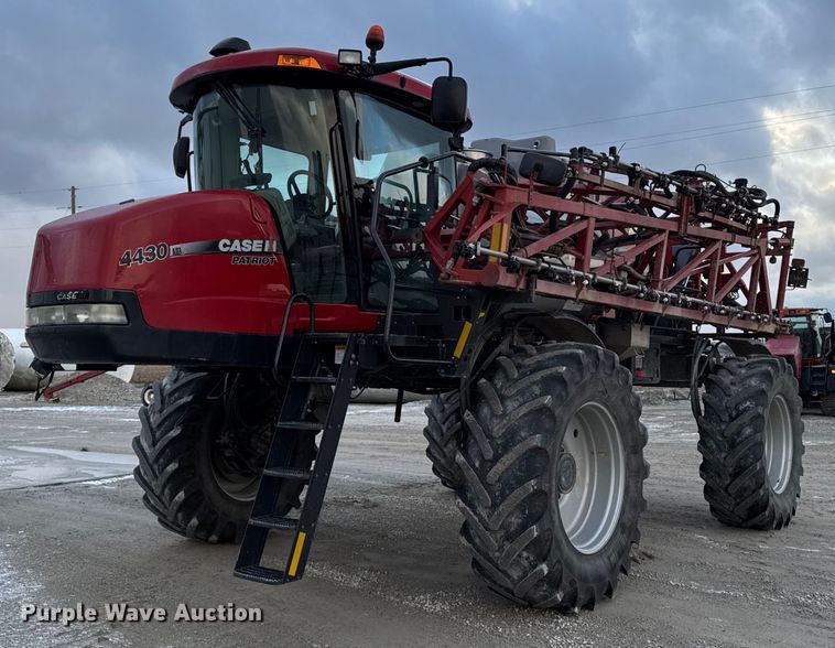 2014 Case IH Patriot 4430 sprayer - DW2460