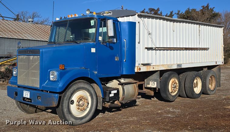 1987 White GMC grain truck - DW3005