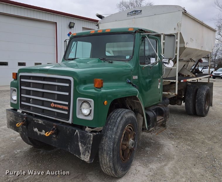 1988 International 1954 fertilizer delivery truck - EE7941
