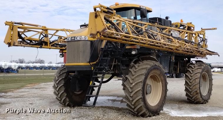 2014 RoGator 1100 sprayer - EH0121