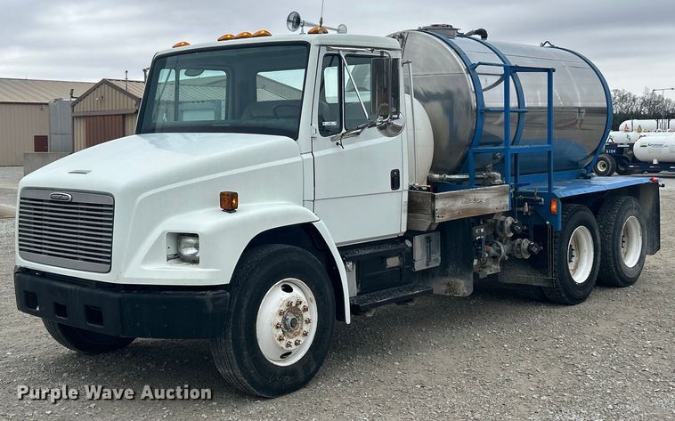 1997 Freightliner Business Class water truck - NJ9662