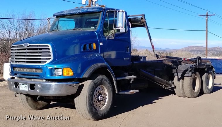 2007 Sterling L-Line roll-off container truck - DV6633