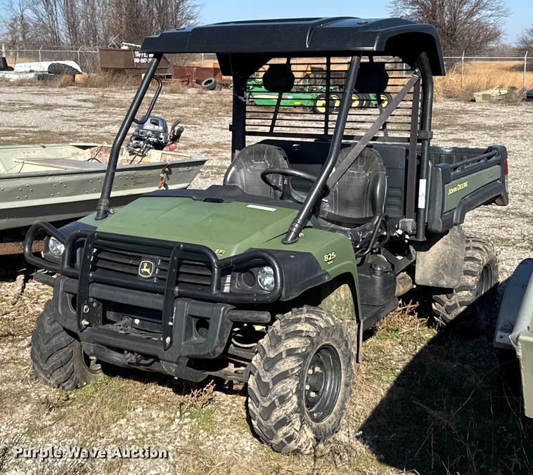 2011 John Deere Gator 825i utility vehicle - DO0222