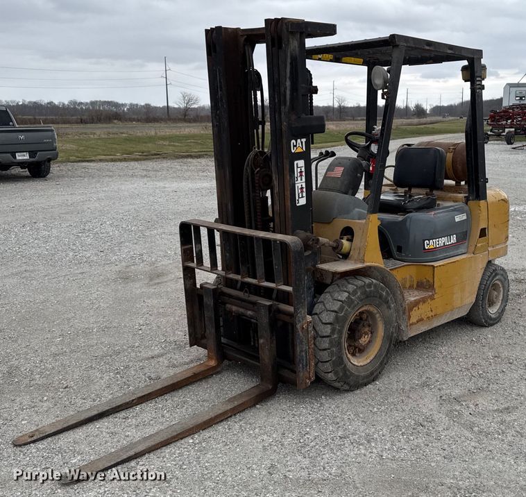 Caterpillar GP25A forklift - DW2451