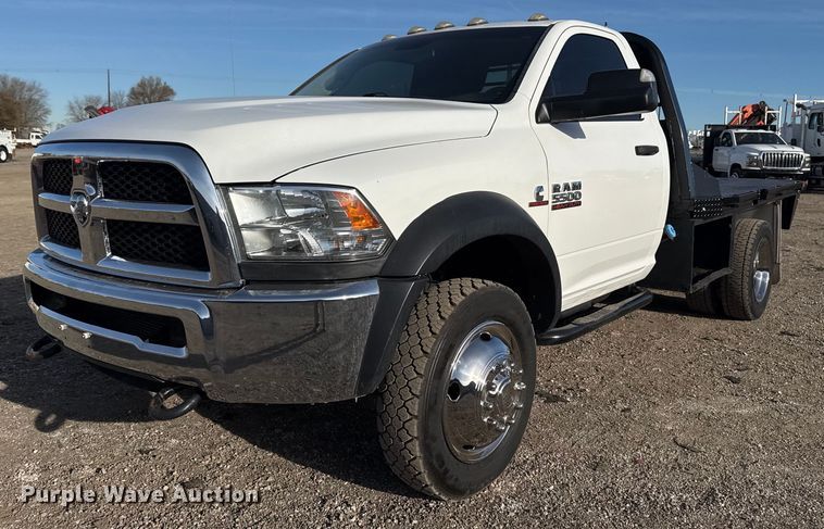 2018 Dodge Ram 5500HD flatbed truck - EG2349