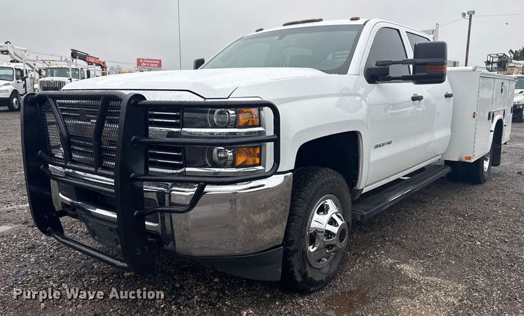 2018 Chevrolet Silverado 3500HD Crew Cab utility bed pickup truck - EG2413
