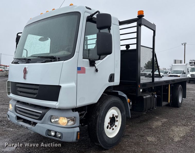 2013 Kenworth K270 flatbed truck - EG2417