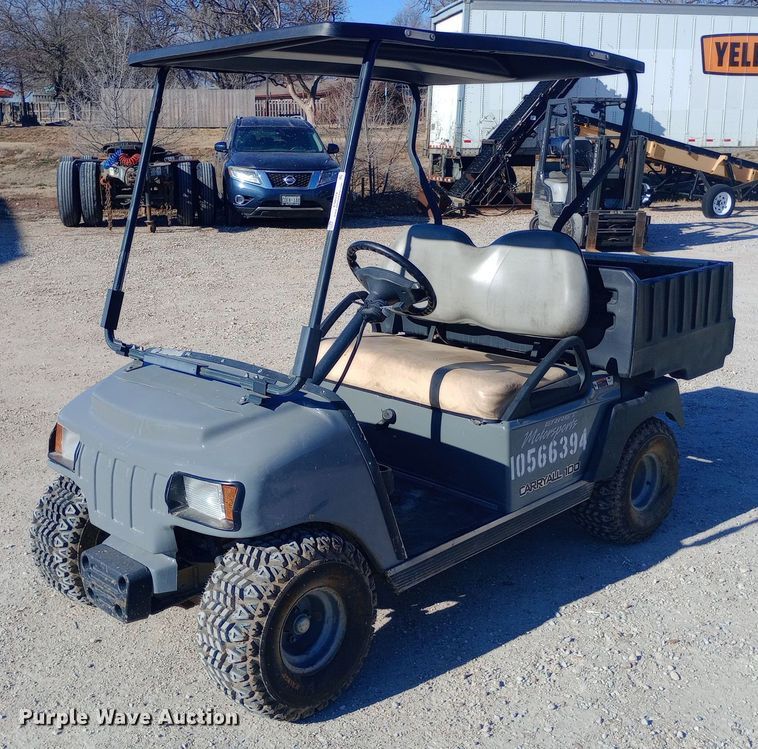 2017 Club Car Carryall 100 golf cart - EN8674