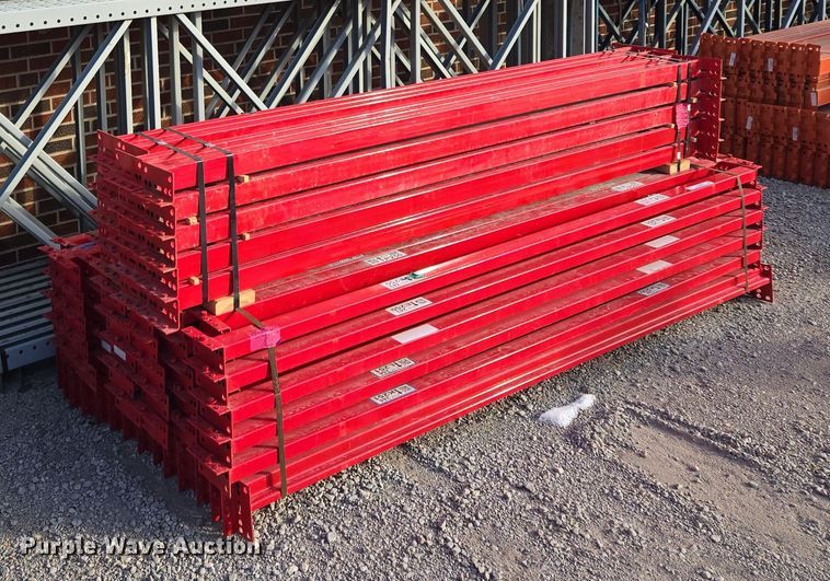 Teardrop pallet racking  - EQ3906