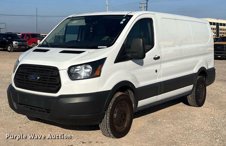 2018 Ford Transit 250 van - ER4747